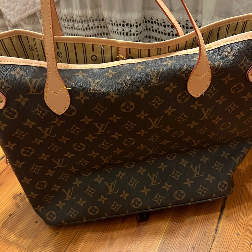 faux louis vuitton neverfull (not authentic)